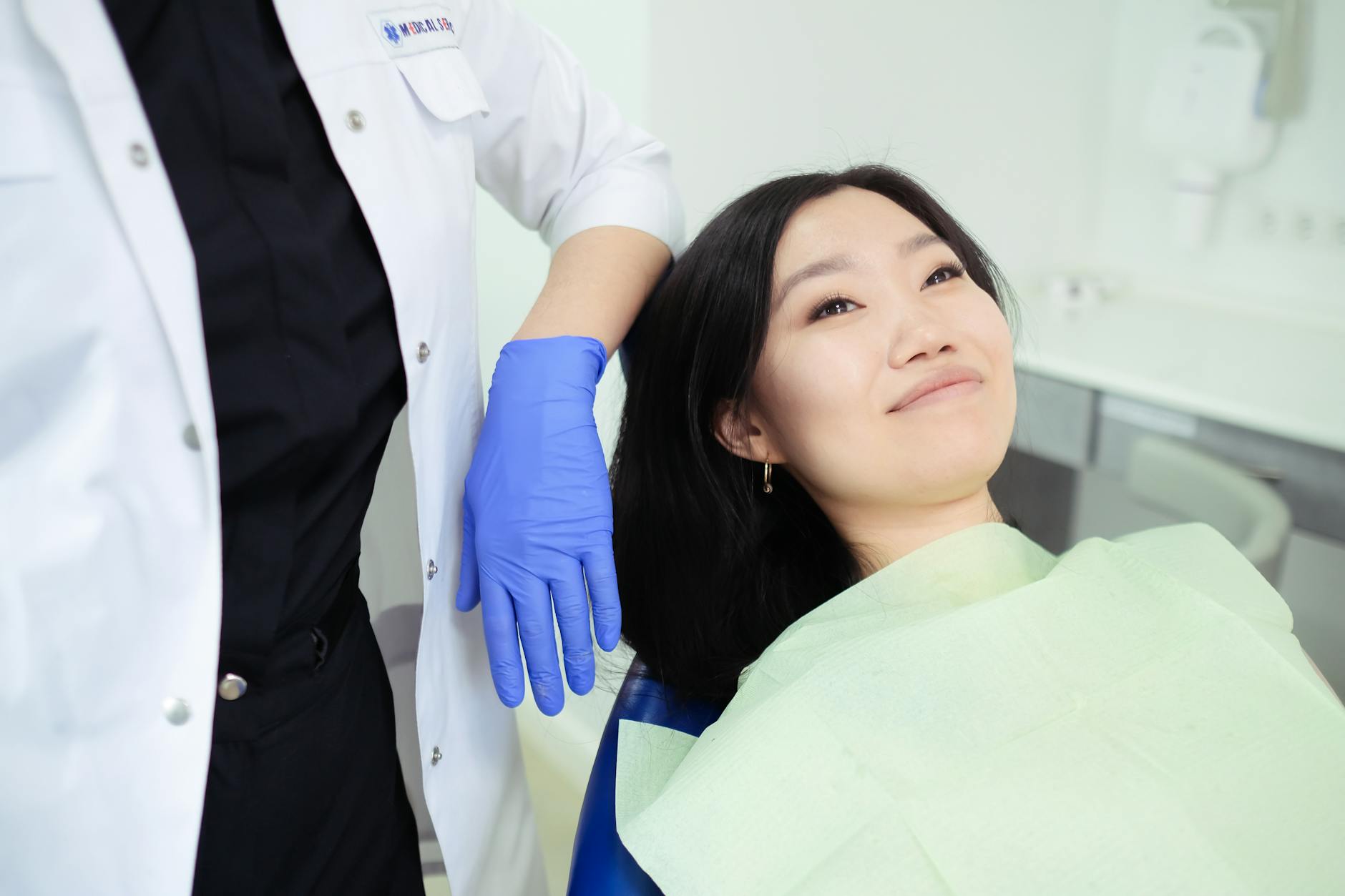 Carillas dentales para pacientes de A Coruna — Dr. Cardona